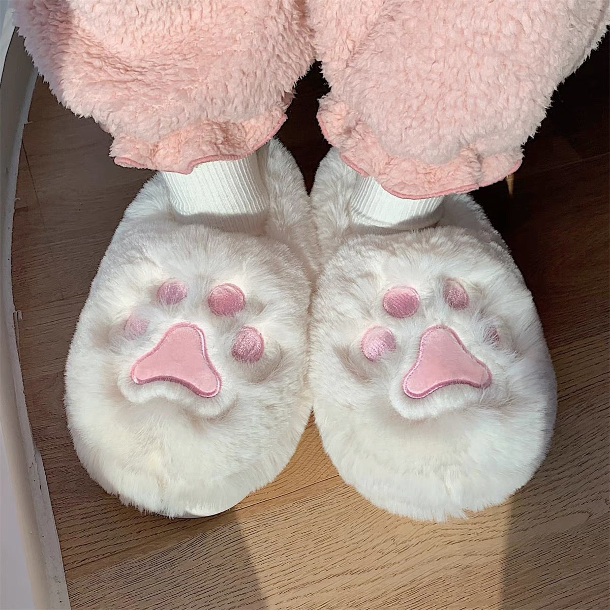 Kawaii Cat Paws Fuzzy Slippers